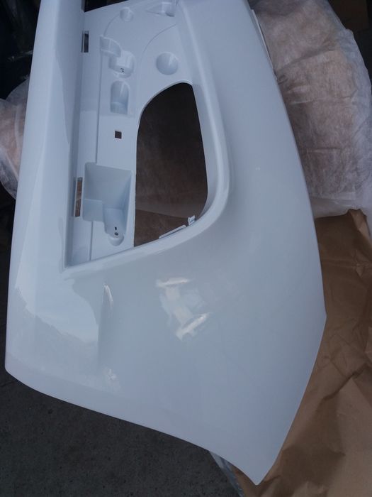 Бампера Лада веста в цвет