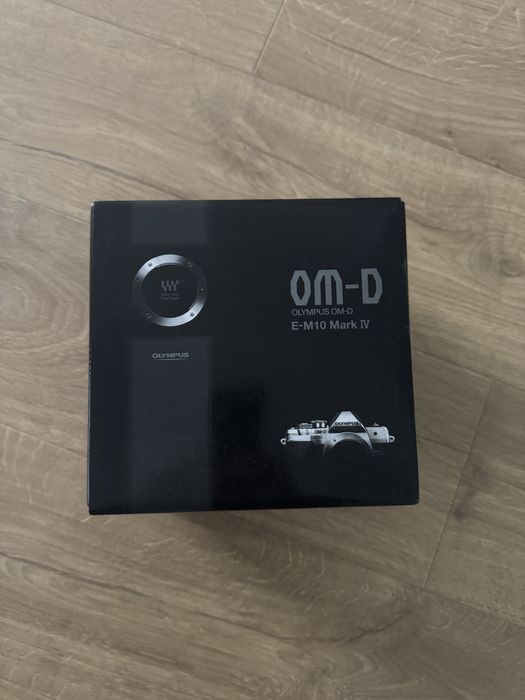 Olympus OM-D E-M10 Mark IV Sigilat