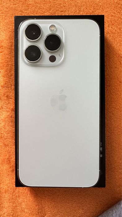 IPhone 13 Pro серебристого цвета