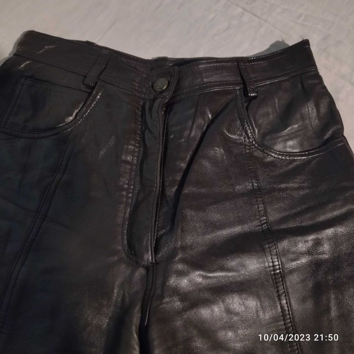 Продавам кожени  дънки-перфектни дамски