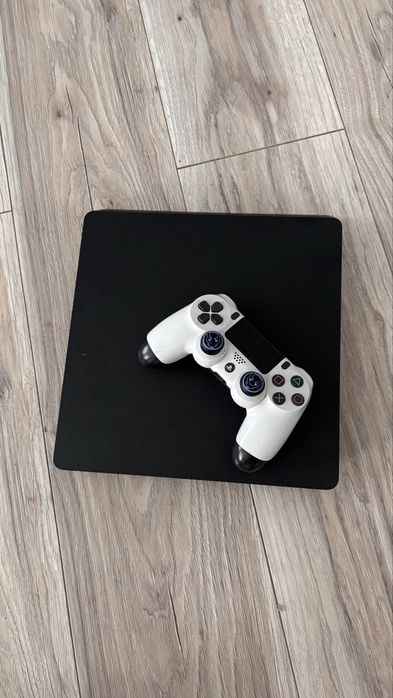 Playstation 4 slim