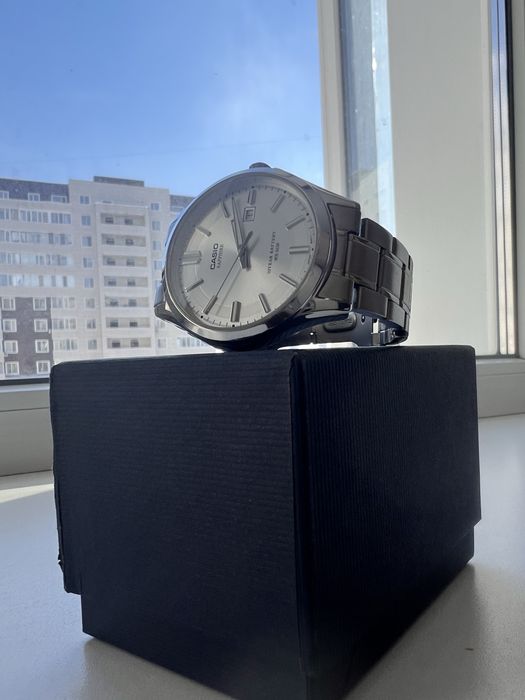 Продам дерские часы в идеальном исполнении!