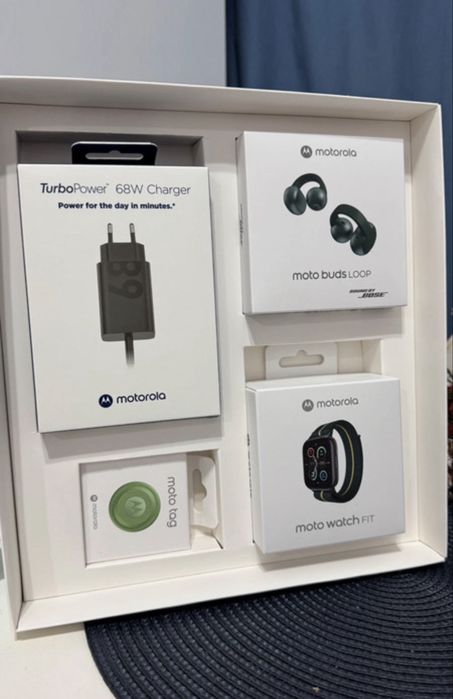 Pachet Casti, Smartwatch, Incarcator, Moto Tag