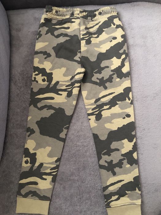 Детски панталони (нови).