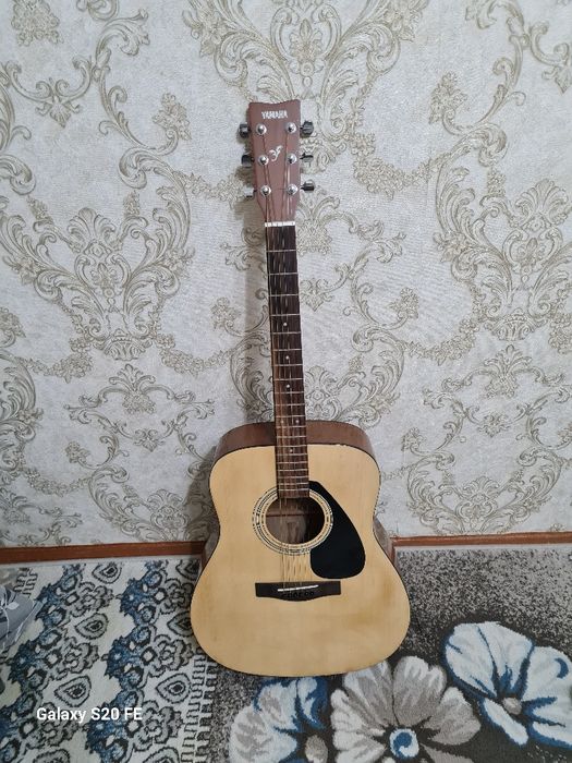 Гитара шестиструнная