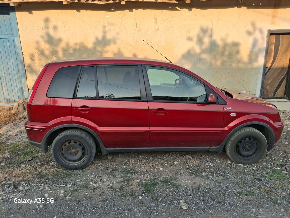 Форд фюжън 2008 във перфектно състояние като нова е