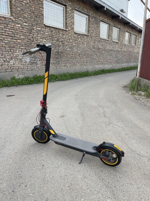 Продам электросамокат Xiaomi