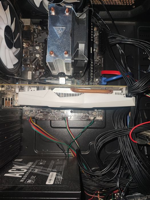 Vând placa video Nvidia GTX 1050ti