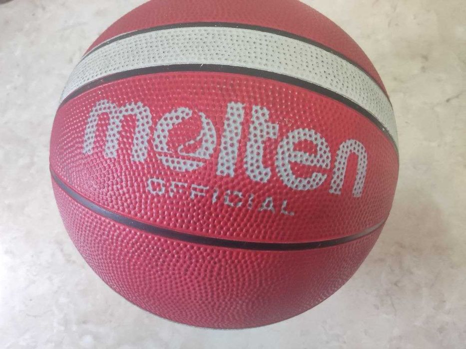 Баскетбольный мяч Molten Official GR7, красный, б/у, без торга!