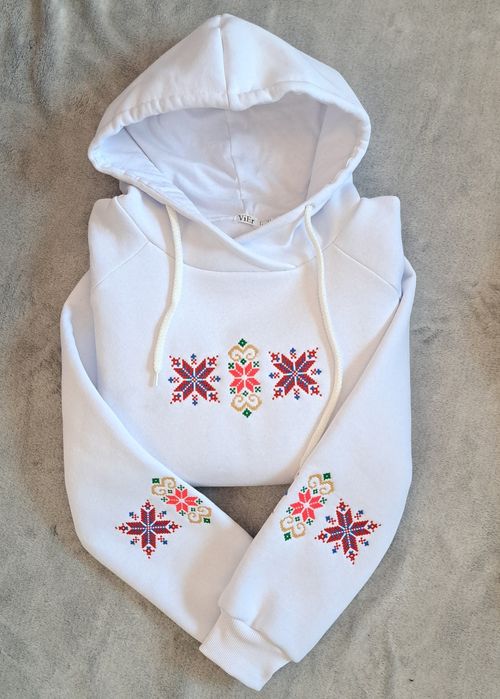 Суитшърт с шевица