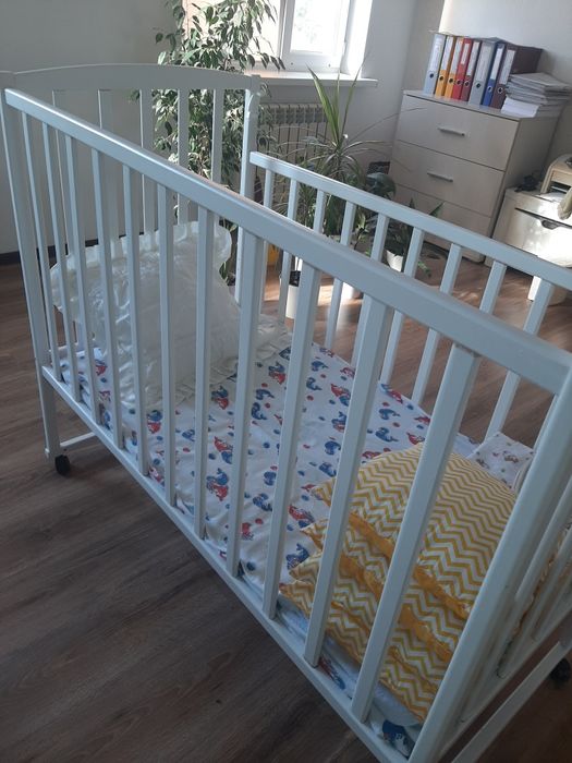 Детская кроватка