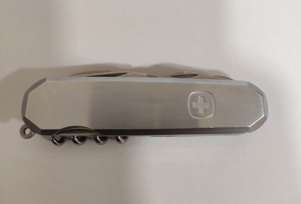 Wenger Metal 50 Швейцарско ножче Victorinox