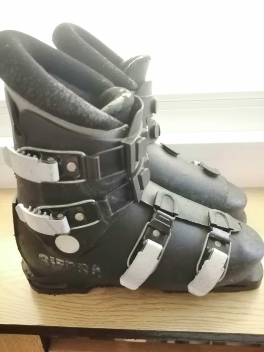 Продавам дамски ски обувки Salomon Sierra