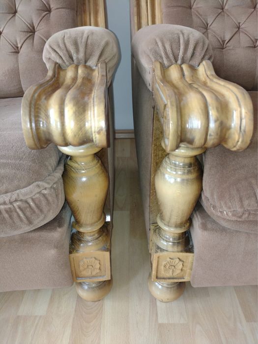 Set living din lemn masiv și catifea – canapea extensibilă + 2 fotolii