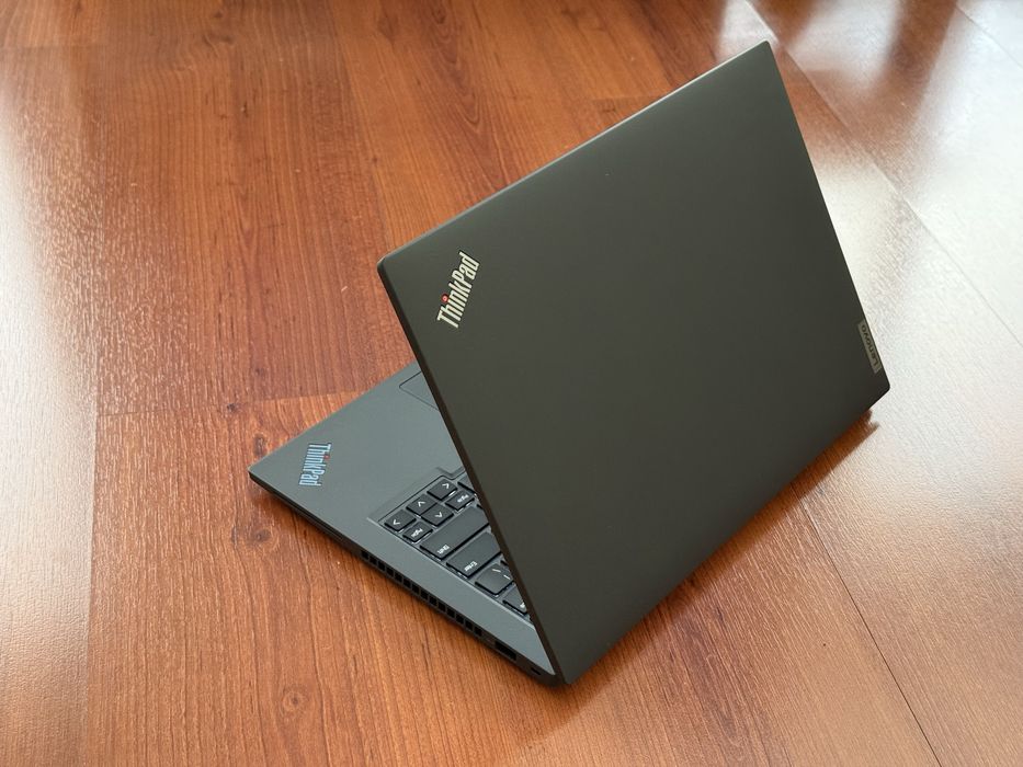 14’FHD+IPS/Ryzen 5 Pro-7540u/32GB LPDDR5x/Thinkpad P14s g4/Radeon 4GB