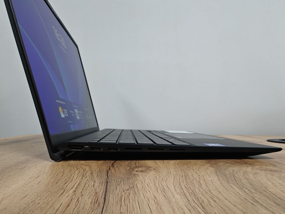 ASUS ZenBook 14X OLED UX5401EA