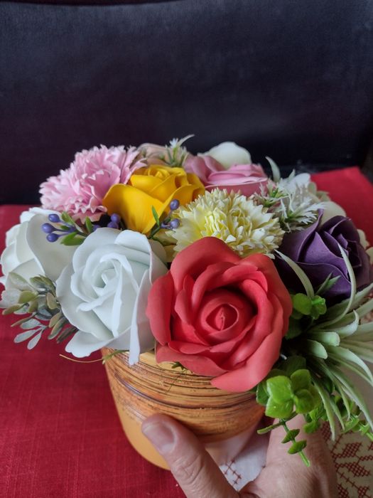 Aranjament flori artificiale (spumă)