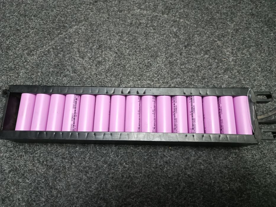 Аккумулятор сотилади