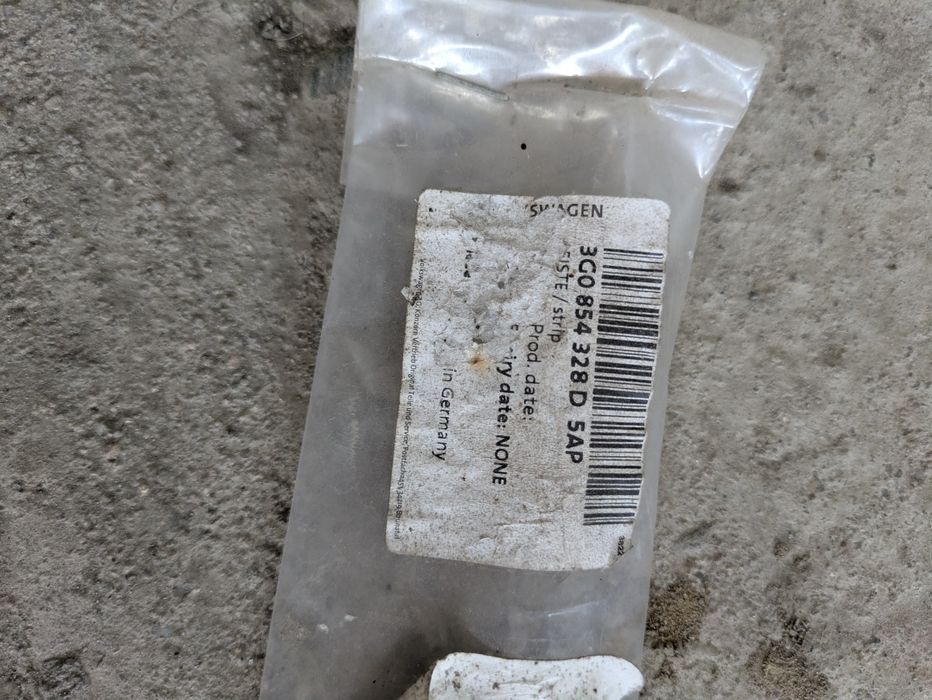 Cheder parbriz dreapta Vw Passat B8 Original