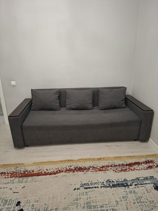 Диван для дома .