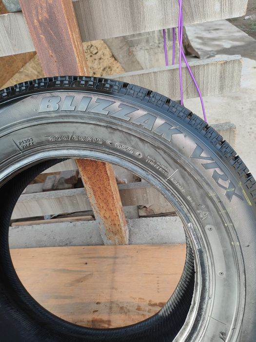 205/65/16 Bridgestone, Dunlop