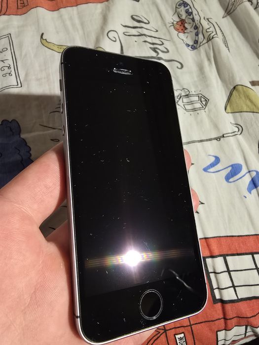 IPhone SE 1 [32gb] IOS 10.2.1 RAR