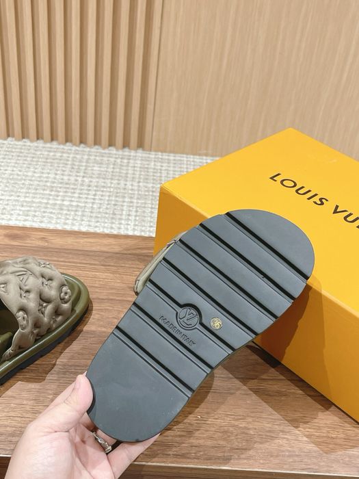 Papuci/Șlapi Louis Vuitton Calitate Premium