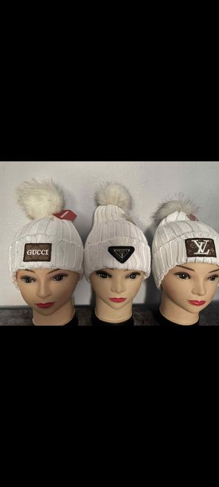 Женски шапки с пух