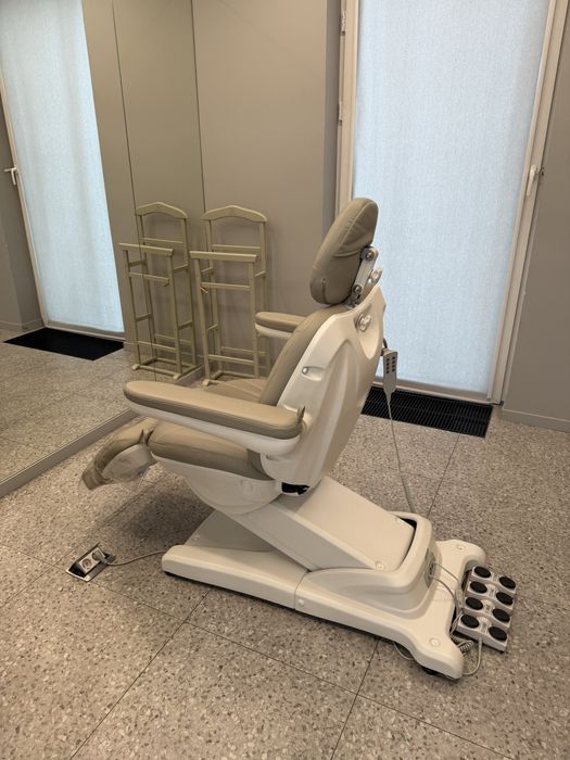 Косметологическое кресло