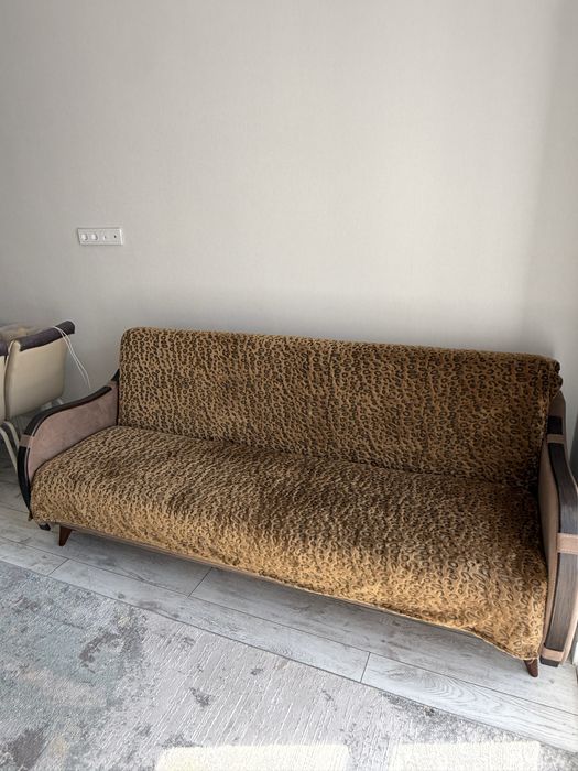 Продается диван в отличном состоянии