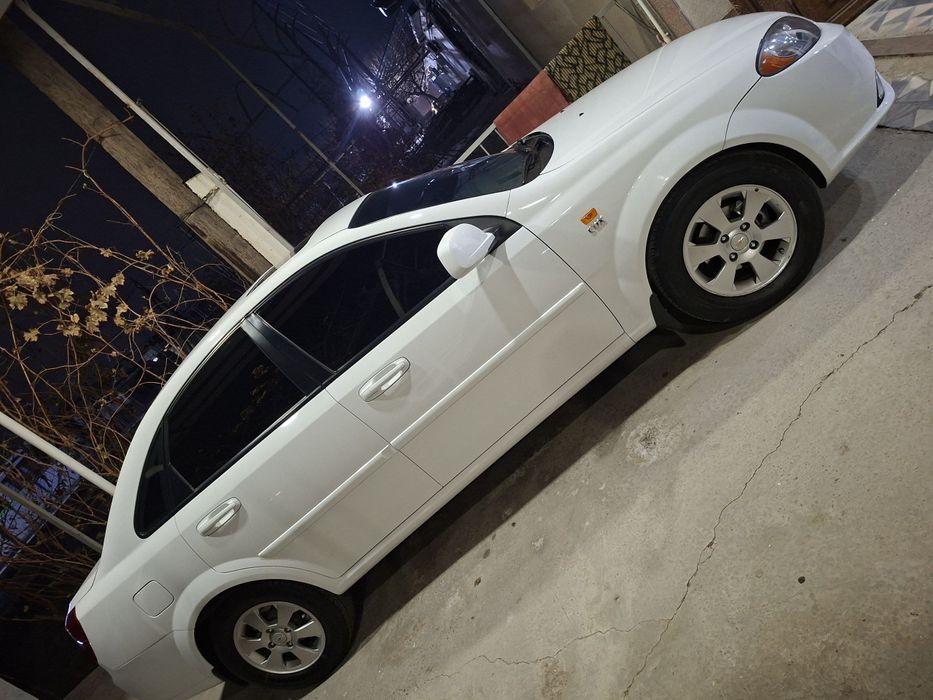 23 aftamat jentra sotiladi