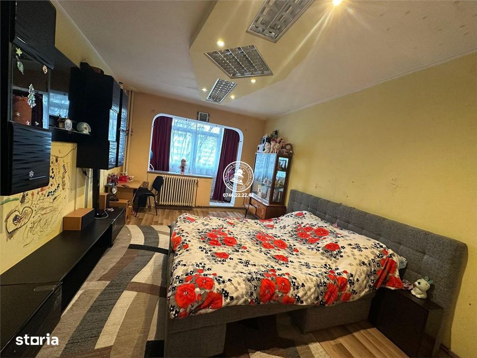 Apartament 3 camere, decomandat, de vanzare - Gara
