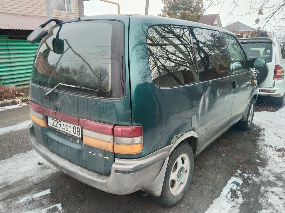 Ниссан Серена с23