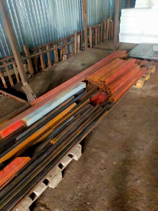 Продам деловой металл , уголок ,трубы , лист , профтруба.