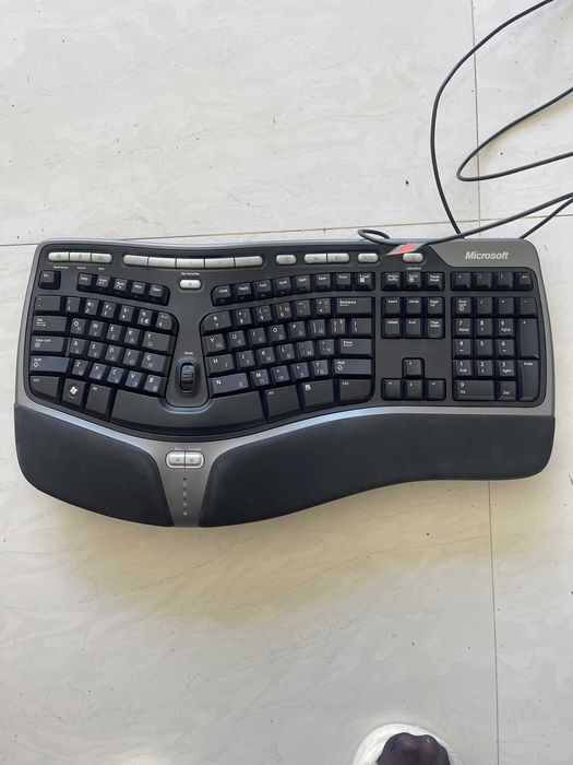 Microsoft natural ergonomic keyboard 4000- нова