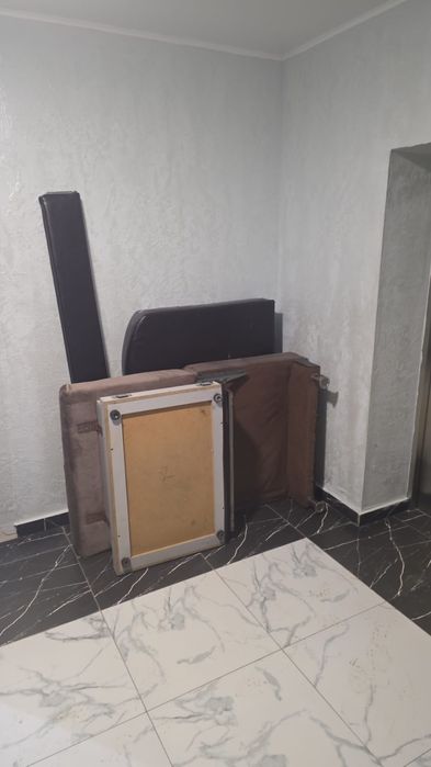 Диван б/у состояние среднее