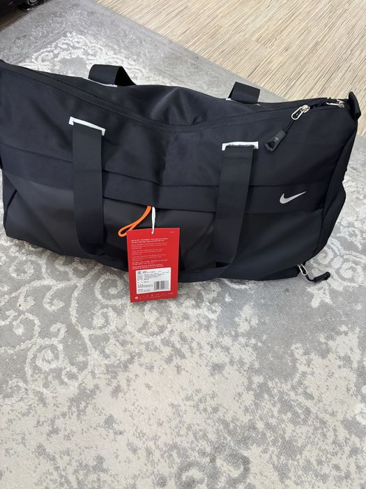 Спортивная сумка nike