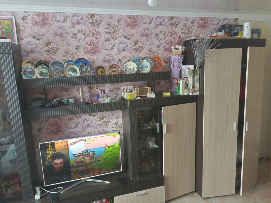 Продам стенку в зал,