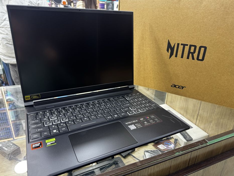 Acer Nitro V 16S AI