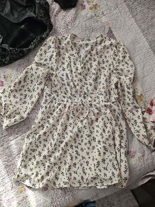 Отдам даром женские одежды