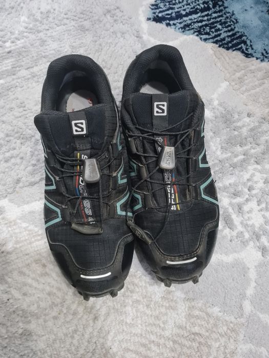 Продам горные кроссовки