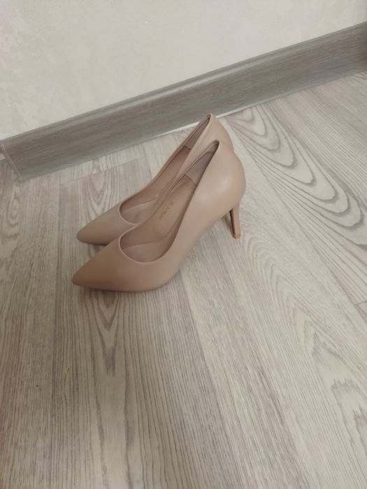 Продам  туфли  женские