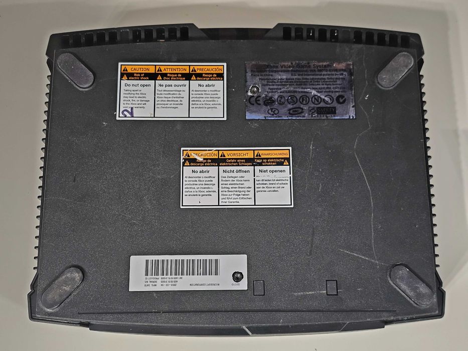 Xbox Classic cu Crystal controller editie limitata