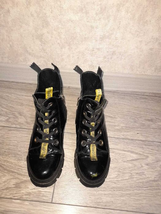 Женские осенние ботинки