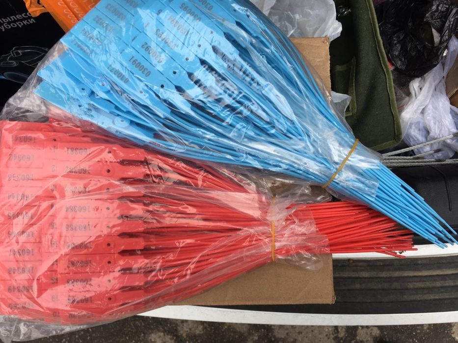 Пломбы пластиковые номерные