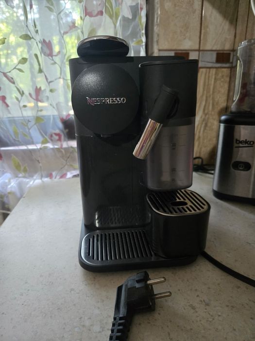 Aparat de cafea Nespresso