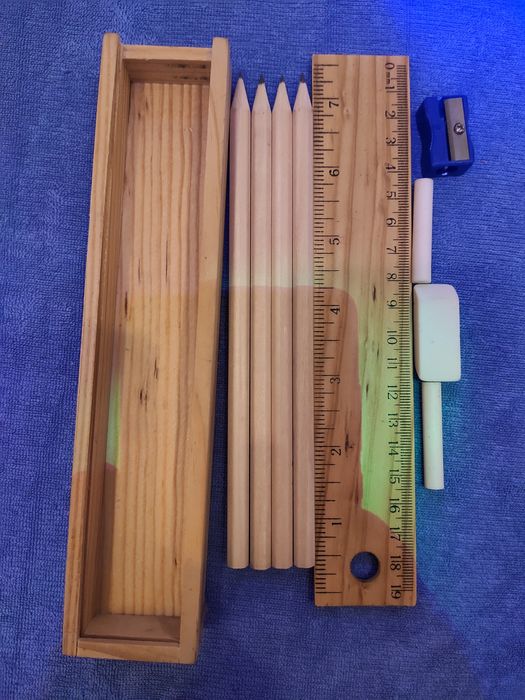 Trusa penar creioane,ascutitoare,și radiera