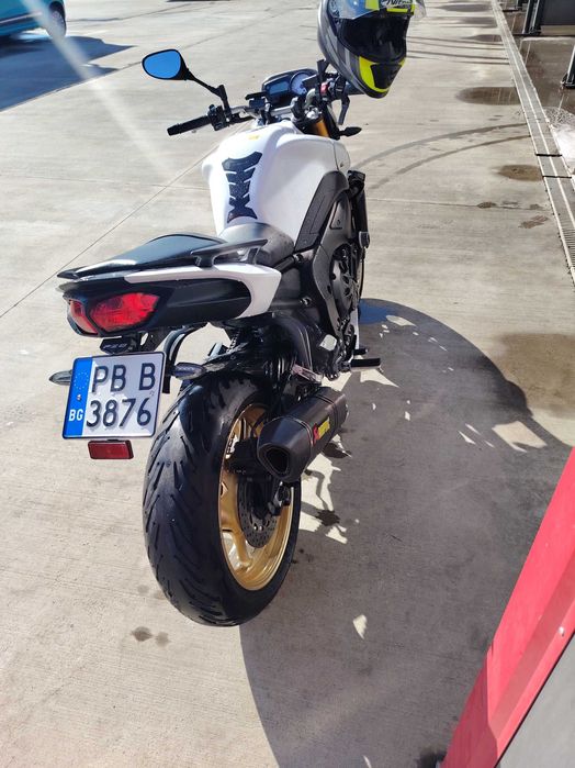 Yamaha fz8 Neked