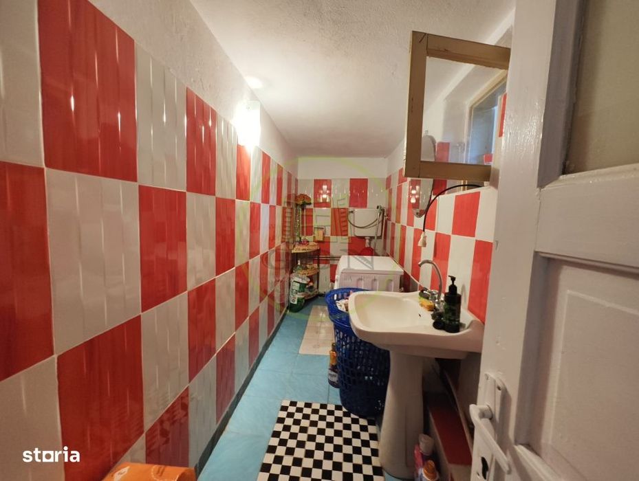 Casa 5 camere, teren 1296 mp, Craiova, zona Brestei