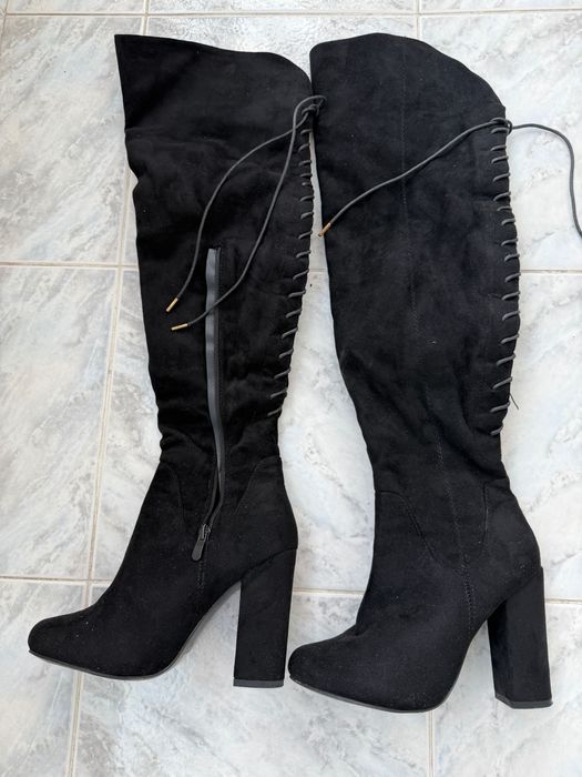 Елегантни чизми на токче